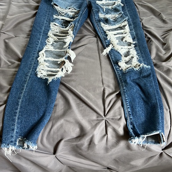 American Eagle Outfitters Hi-Rise Ripped Jeans - Picture 10 of 10